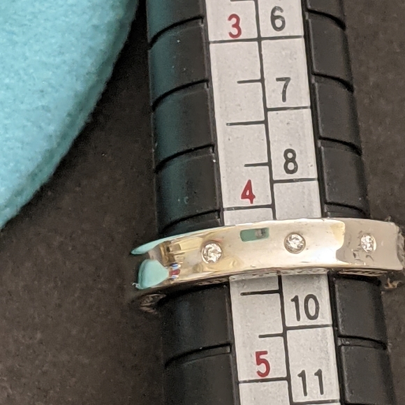 TCo 3 diamonds band ring sz 4.5 - Picture 5 of 9